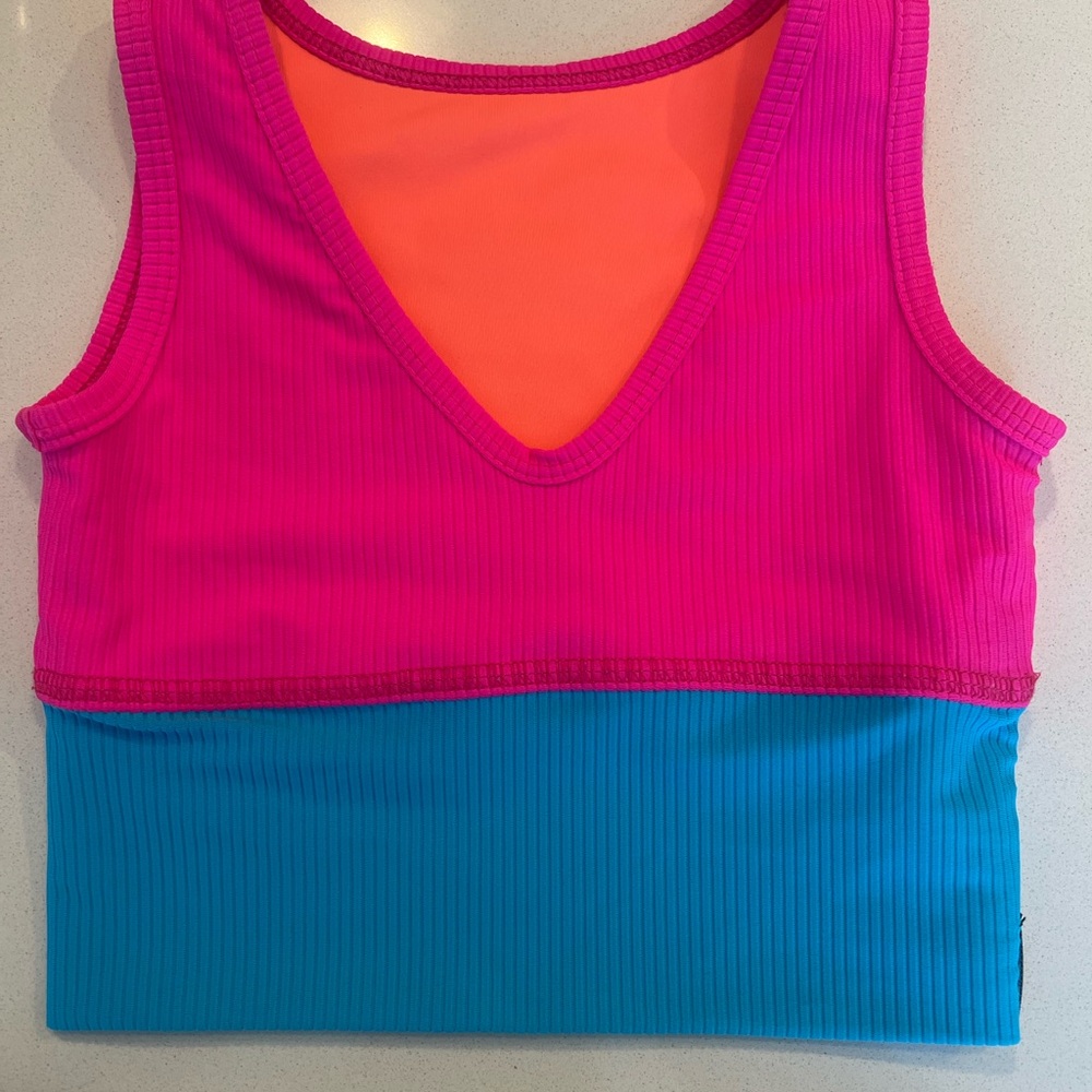 Tiger Friday Quattro Triple Threat REVERSIBLE Crop- Luau- CL